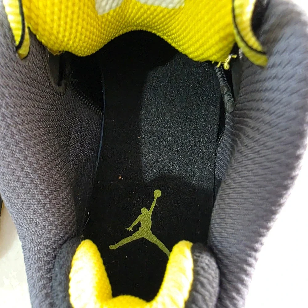 Jordan CP3.VII AE Dark Grey/Vibrant‎ Yellow Mens 8